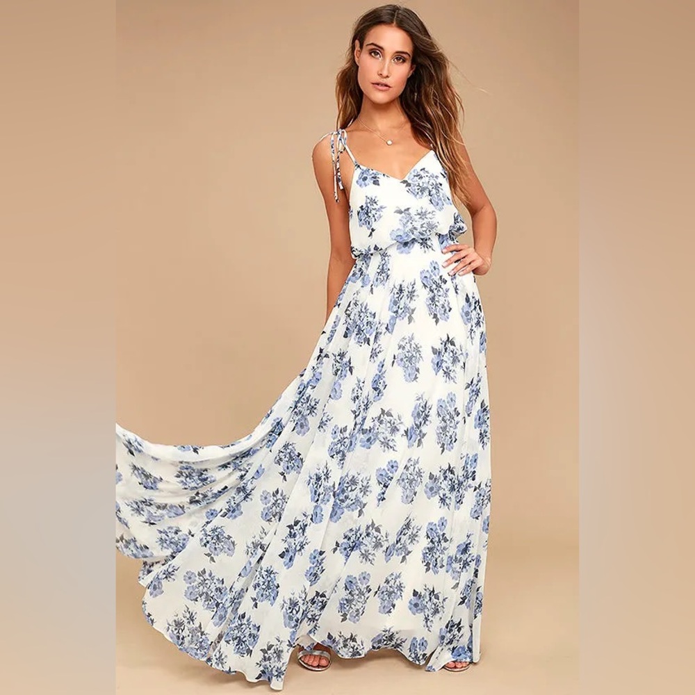 Lulu’s floral maxi dress 💙🤍